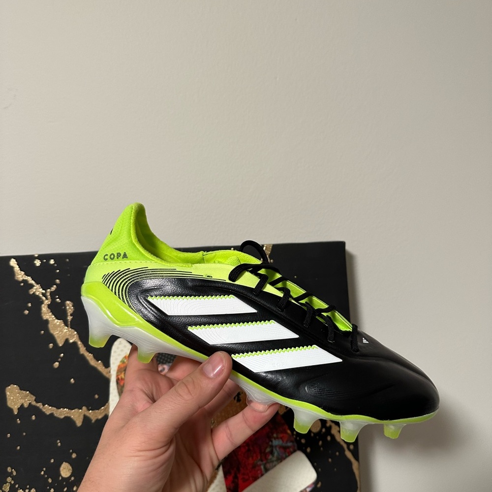 Adidas Elite Soccer Copa Pure 3 Elite FG
'Radiant Blaze Pack' new size 9